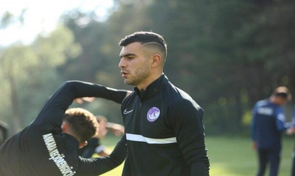 Futbolçumuz İrəvanda erməni komandasına qarşı oynadı